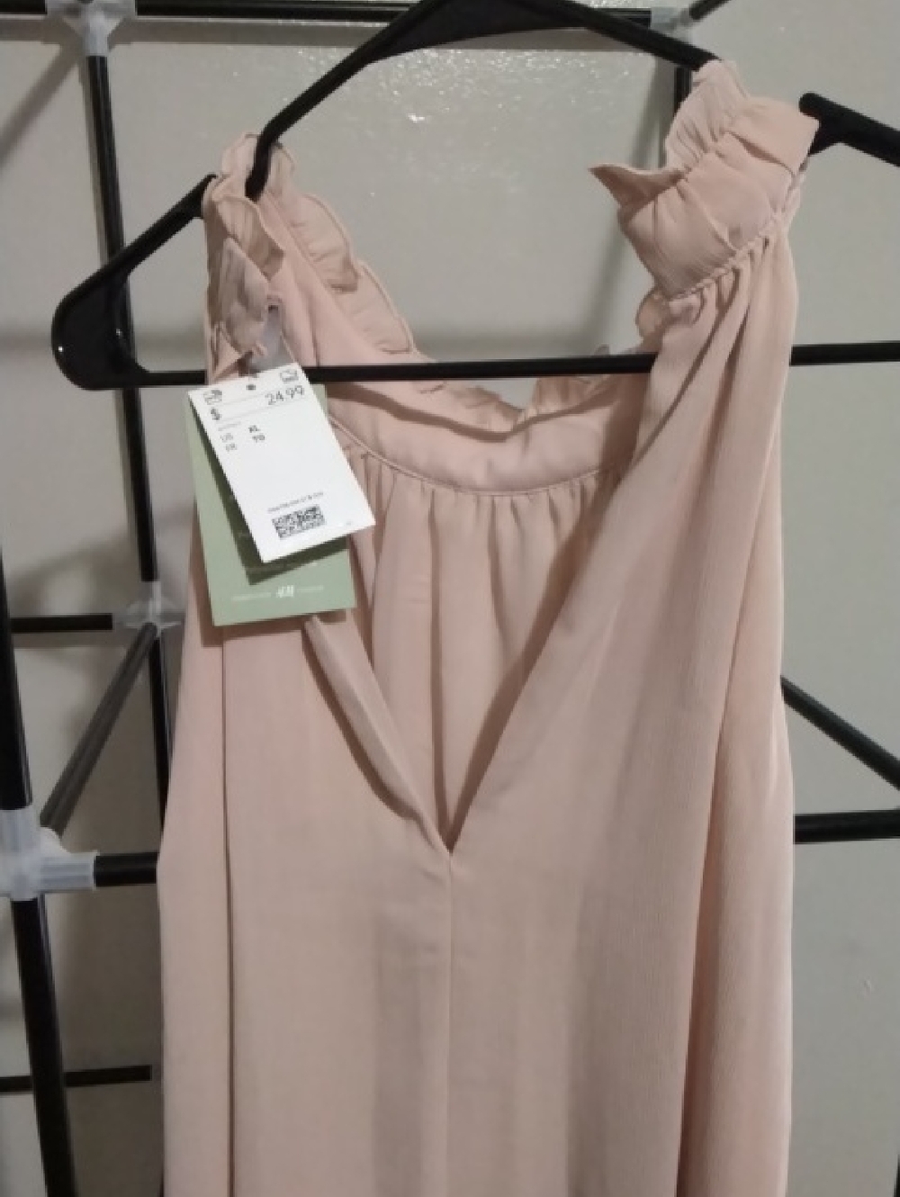 H&M Blush Pink Sleeveless V-Neck Ruffled Halter Top